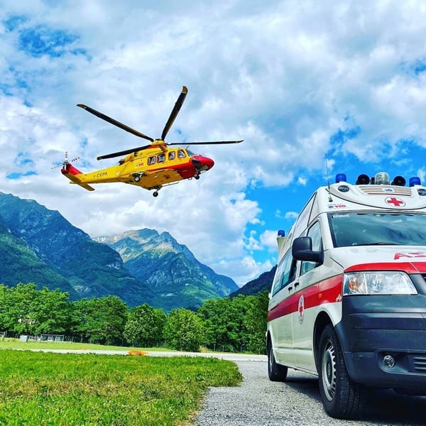 incidente frontale nella notte a montagna in valtellina