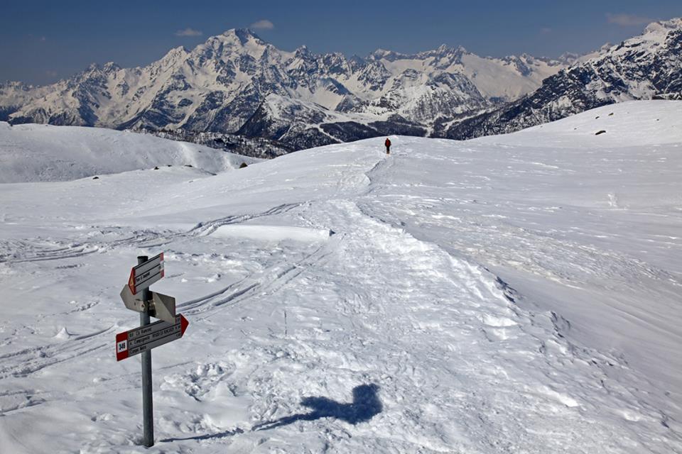 segnaletica in montagna,segnali sentieri montagna,come leggere segnaletica montagna,segnavia escursionismo,orientamento in montagna,sicurezza sui sentieri,cartelli sentieri CAI