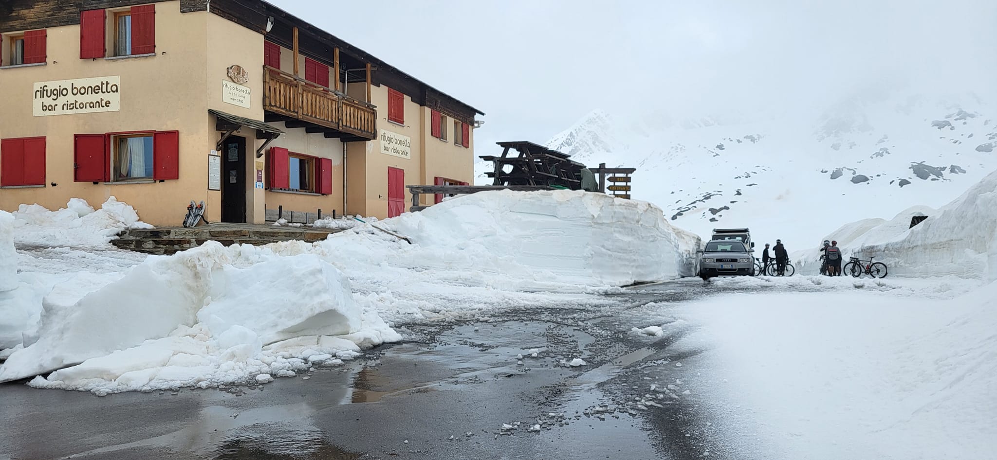 passo Gavia innevato