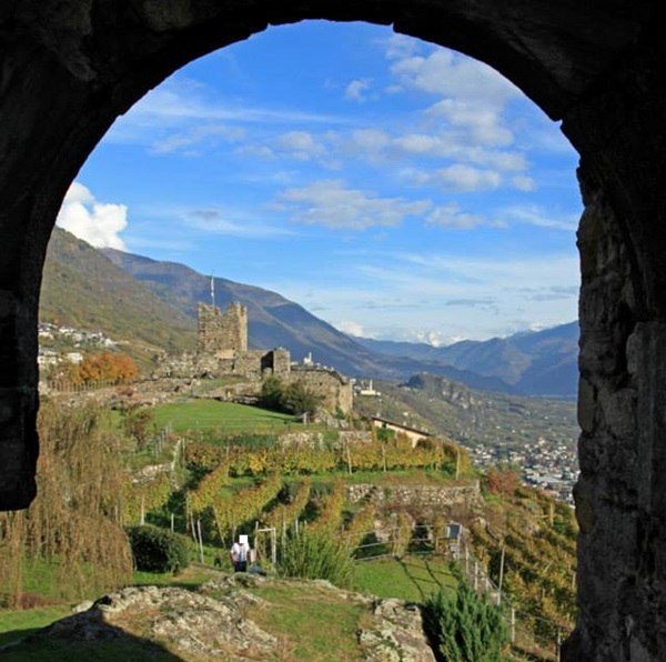 castel grumello, vista unica sulla valtellina
