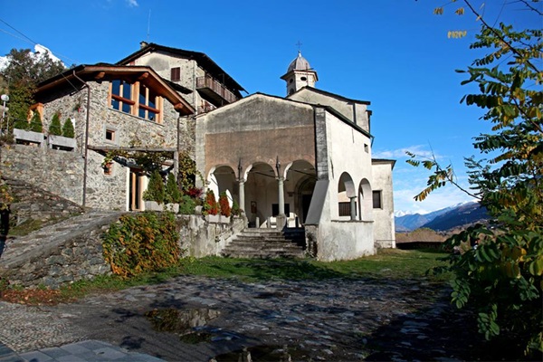 il santuario della madonna della sassella