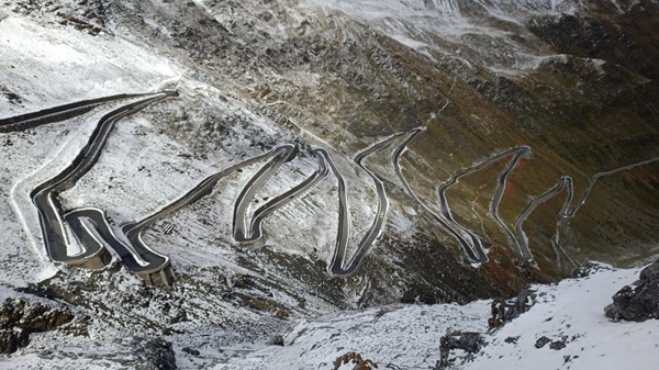 mal d'auto in montagna cause e rimedi alla nausea
