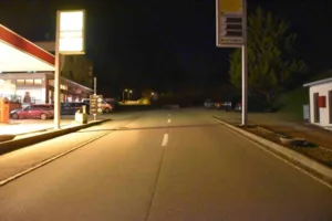 scontro tra un'auto e un ciclista privo di luci a zalende