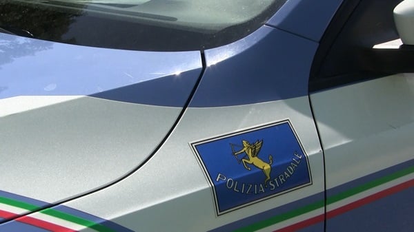 34enne nudo e con il coltello sul posto di lavoro di una conoscente