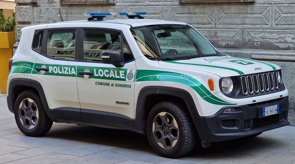 vandalismi di natale a sondrio individuati i cinque autori materiali