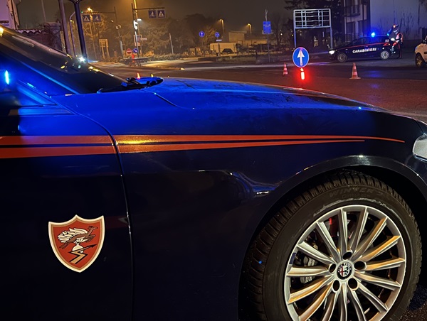 chiavenna, 32enne arrestato per resistenza e violenza a pubblico ufficiale