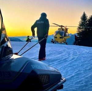 finisce fuori pista e si infortuna a bormio recuperato e multato