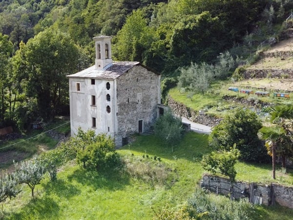 la chiesa madonna addolorata a prada di grosotto