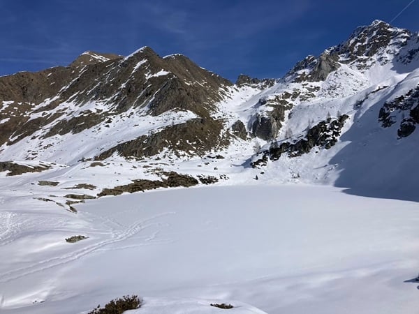 escursione con le ciaspole ai laghi di porcile