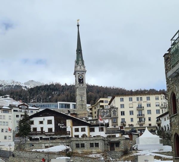 quanto guadagna un impiegato a saint moritz