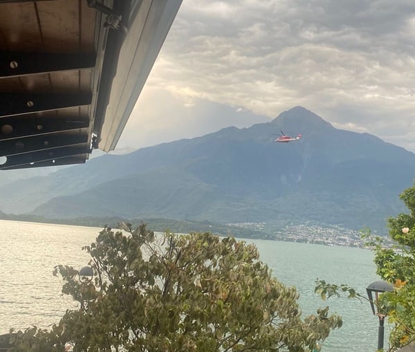 ferragosto di paura sul lago di como salvate 19 persone