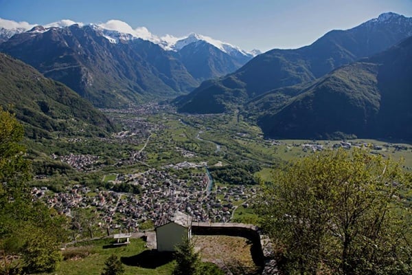 la valchiavenna fa parte della valtellina