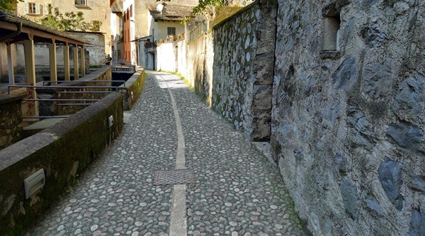 sondrio iniziati i lavori di riqualificazione della contrada fracaiolo