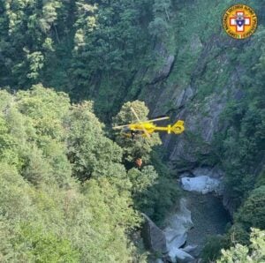 incidente di canyoning in val bodengo, 47enne finisce in ospedale