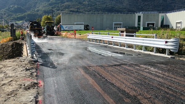 lavori completati sul ponte riapre la mantello rogolo