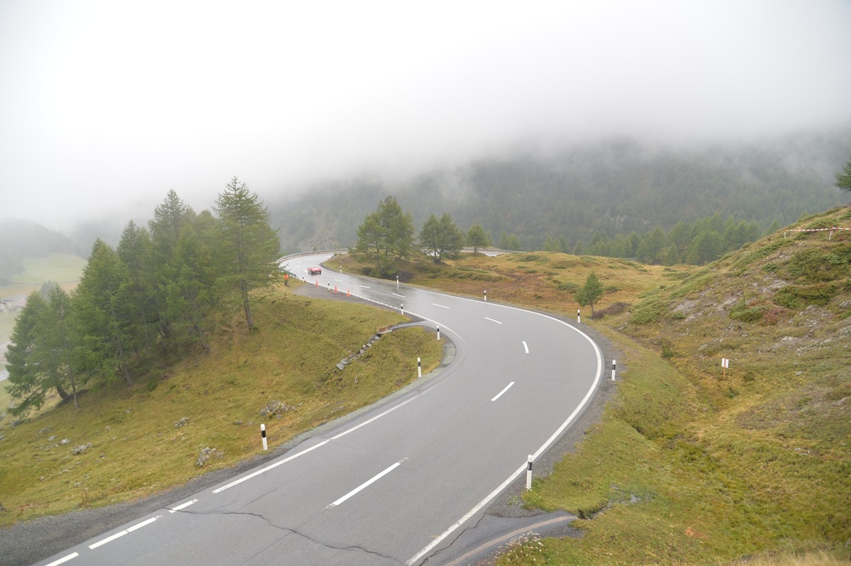 Strada del passo del Bernina