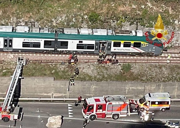 caduta massi, gallerie instabili e ritardi valtellina a rischio isolamento