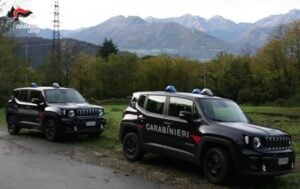 colico, finto cliente rapina tassista con un coltello