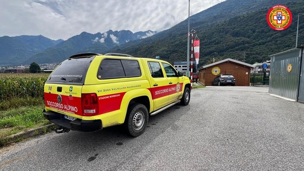 scivola in zona baita di mezzo, l'elisoccorso lo trasporta in ospedale