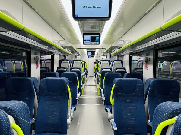 tirano–lecco–milano la linea ferroviaria riapre, ma subito disagi e ritardi