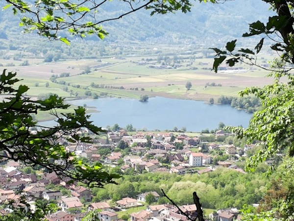13enne porta una pistola giocattolo a scuola a novate mezzola