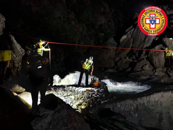 recuperata al buio con il verricello