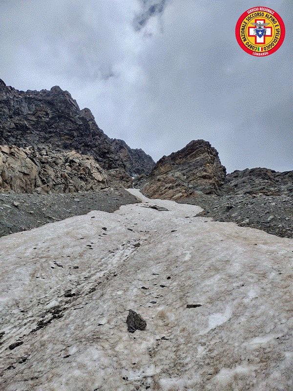 Donna scivola in un canalino innevato sulla Cima Piazzi