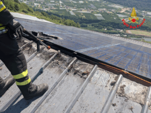Incendio impianto fotovoltaico a Tirano