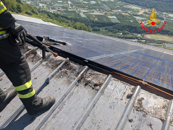 Incendio impianto fotovoltaico a Tirano