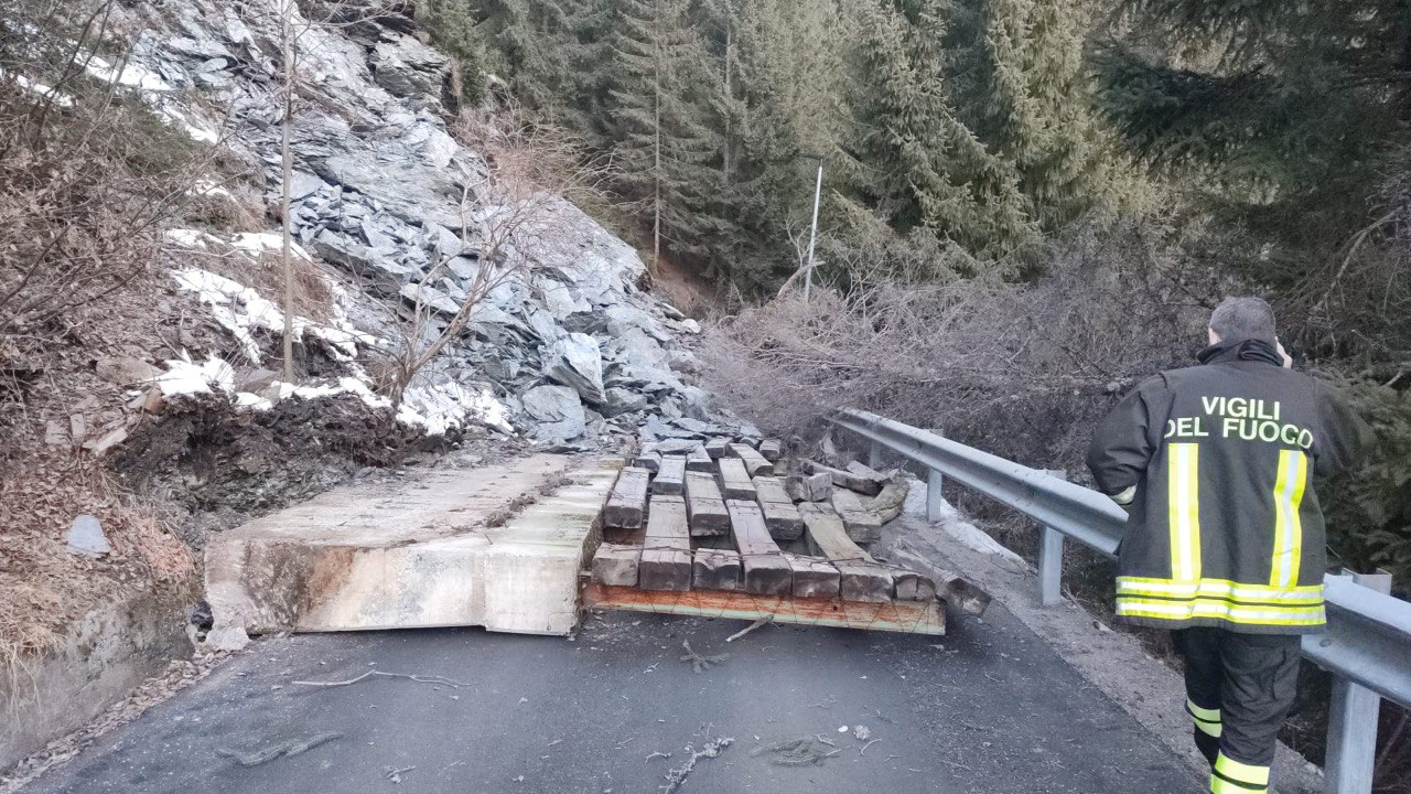 Smottamento a Semogo strade valdidentro