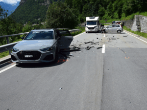 più veicoli coinvolti nello scontro a Castasegna