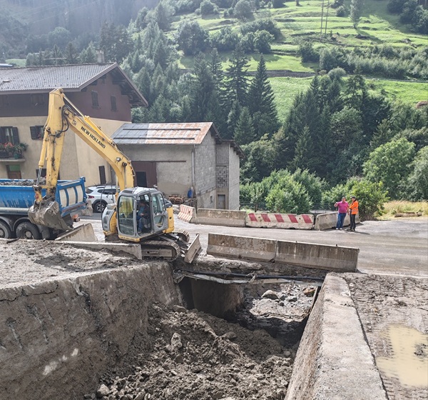 al via i lavori di manutenzione straordinaria sul ponte del torrente solco a valdisotto