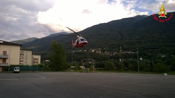 albosaggia baita in fiamme e cercatore di funghi soccorso nei boschi