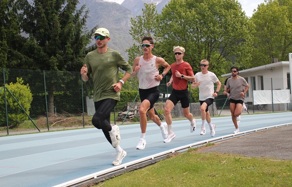 atleti e campioni olimpici in allenamento sulla pista di chiavenna