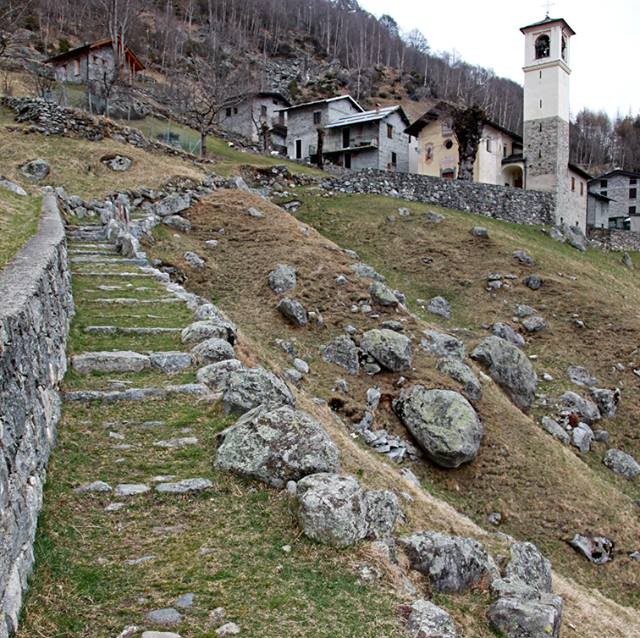 borghi nascosti della valtellina che raggiungi solo a piedi