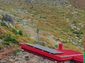 come reagiscono i pannelli solari alla pioggia