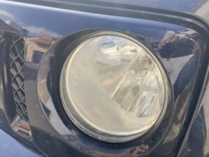 come togliere il giallo dai fari dell'auto