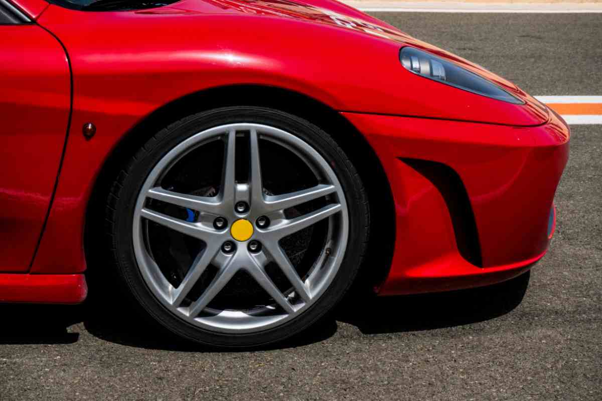 Ferrari auto|Pesca fiume|Auto nel fiume|Ferrari auto Ferrari auto|Pesca fiume|Auto nel fiume|Ferrari auto