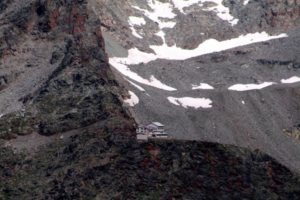 il sentiero della marinelli in primavera è un percorso alpinistico
