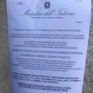 il volantino truffa appeso sulle case