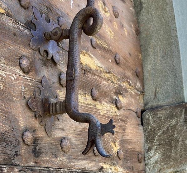 la leggenda della serpe bianca di chiavenna