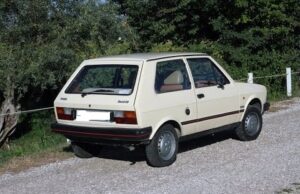 la peggiore auto della storia