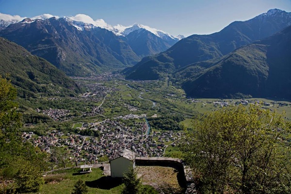 la valchiavenna fa parte della valtellina