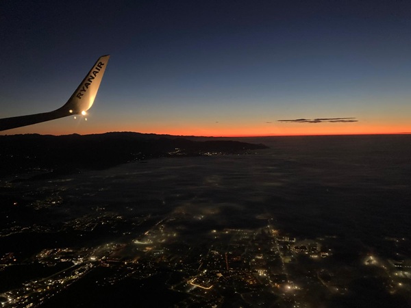 l’inganno delle 3 ore in aeroporto