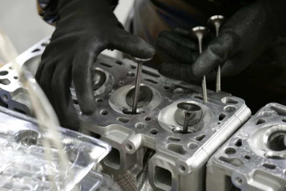 meccanico motore 