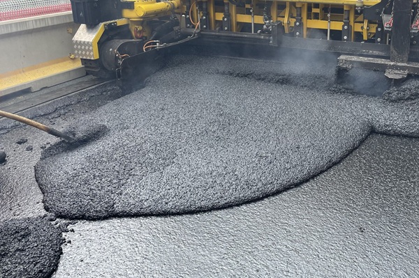 operaio rimane ustionato