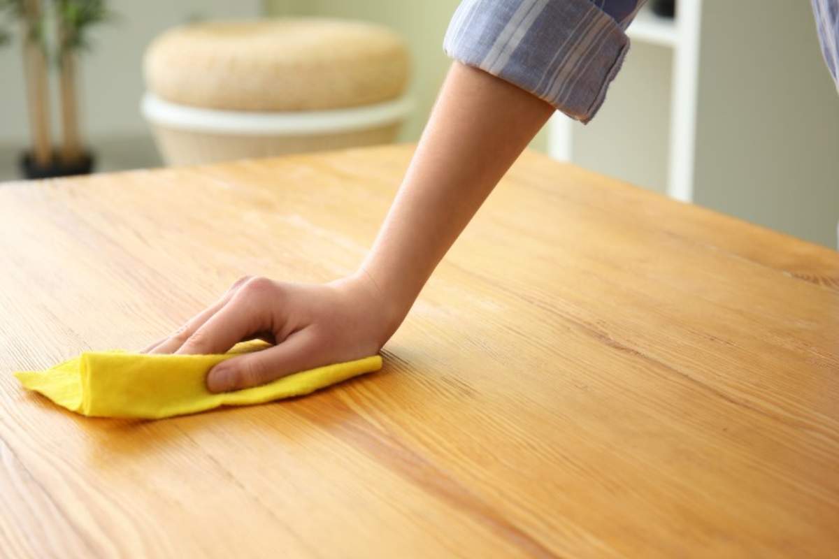 pulizia-mobili-in-legno-29.9.2025-valtellinamobile.it_