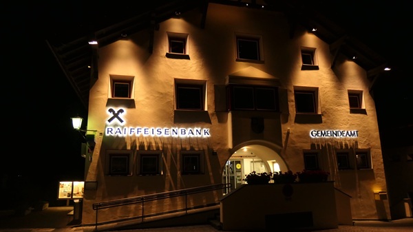 quanto guadagna un bancario in svizzera