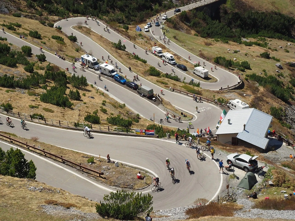 quanto tempo ci vuole per salire lo stelvio