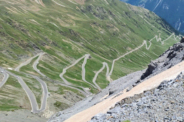 quanto tempo occorre per salire lo stelvio in bici